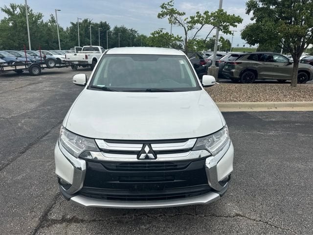 2018 Mitsubishi Outlander ES