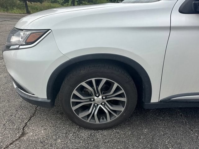 2018 Mitsubishi Outlander ES