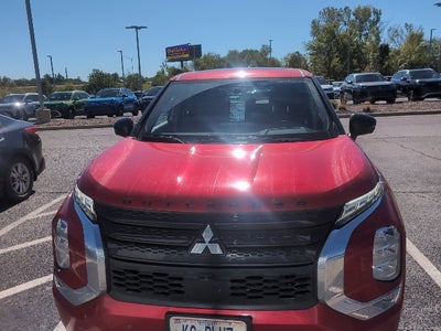 2024 Mitsubishi Outlander SE Black Edition w/Pano Roof