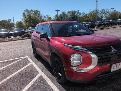 2024 Mitsubishi Outlander SE Black Edition w/Pano Roof