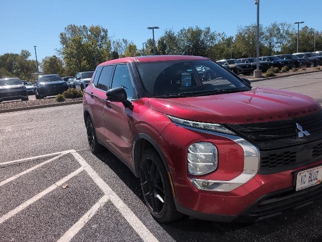 2024 Mitsubishi Outlander SE Black Edition w/Pano Roof
