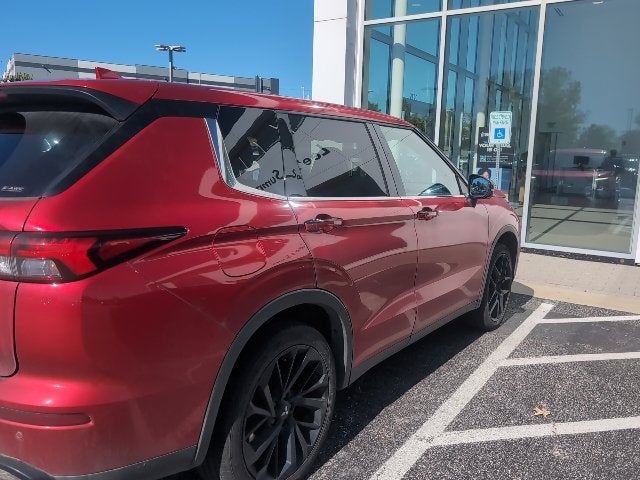 2024 Mitsubishi Outlander SE Black Edition w/Pano Roof