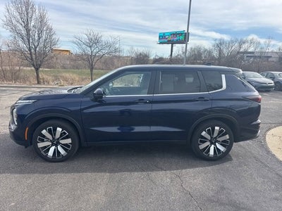 2025 Mitsubishi Outlander SE