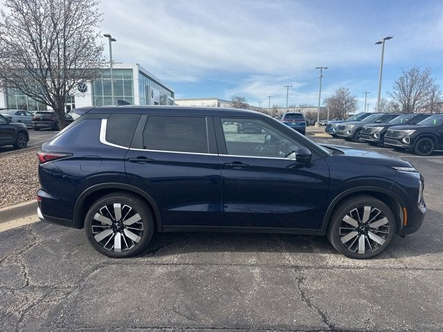 2025 Mitsubishi Outlander SE