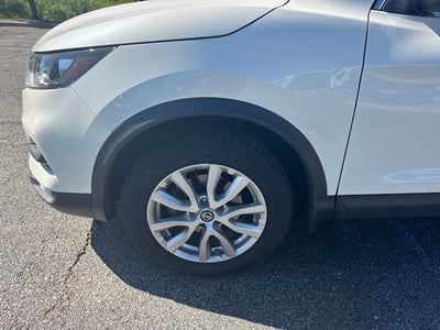 2022 Nissan Rogue Sport SV