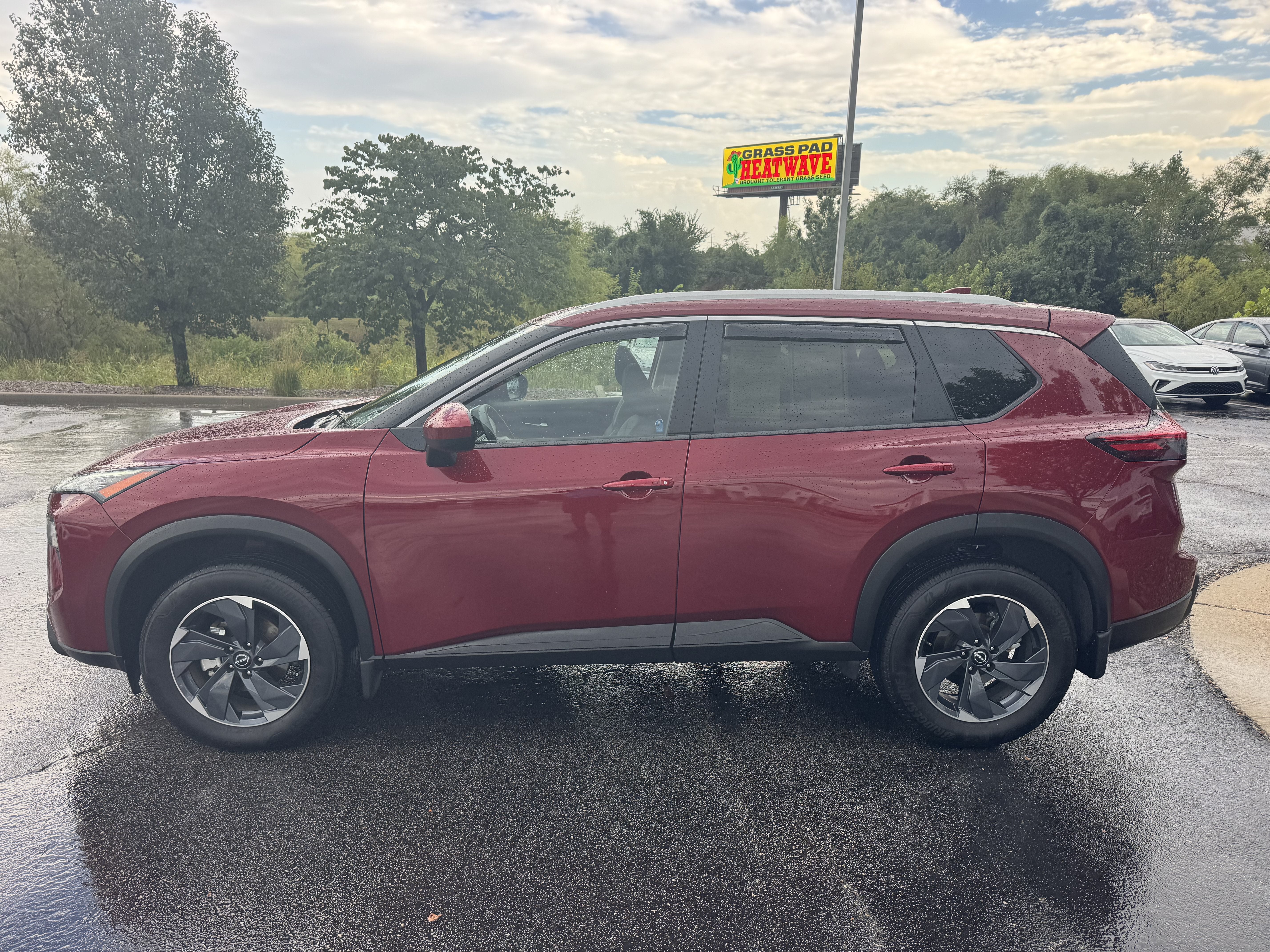 Used 2025 Nissan Rogue SV with VIN JN8BT3BB3SW414880 for sale in Kansas City