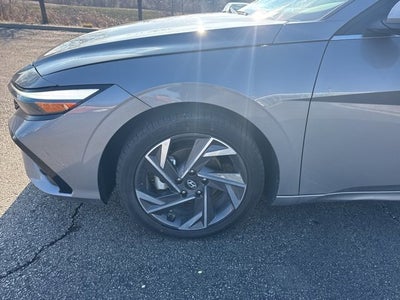 2024 Hyundai Elantra Limited