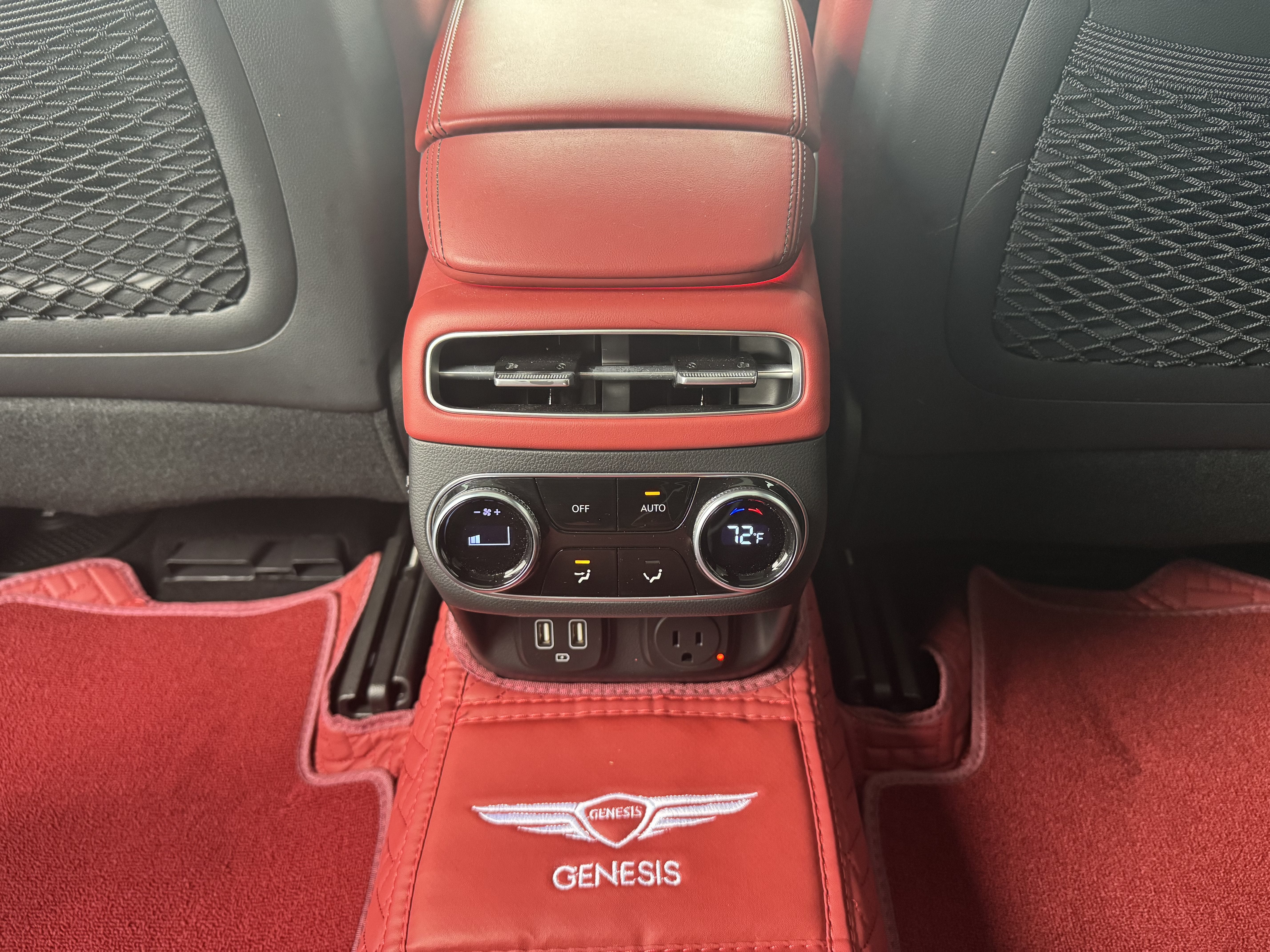 2023 Genesis GV70 2.5T