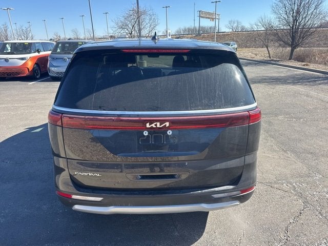2024 Kia Carnival LX