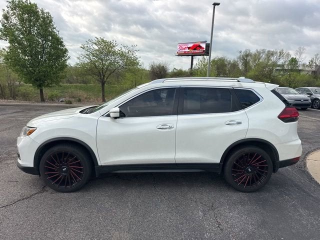 Used 2017 Nissan Rogue SV with VIN KNMAT2MV9HP571096 for sale in Kansas City