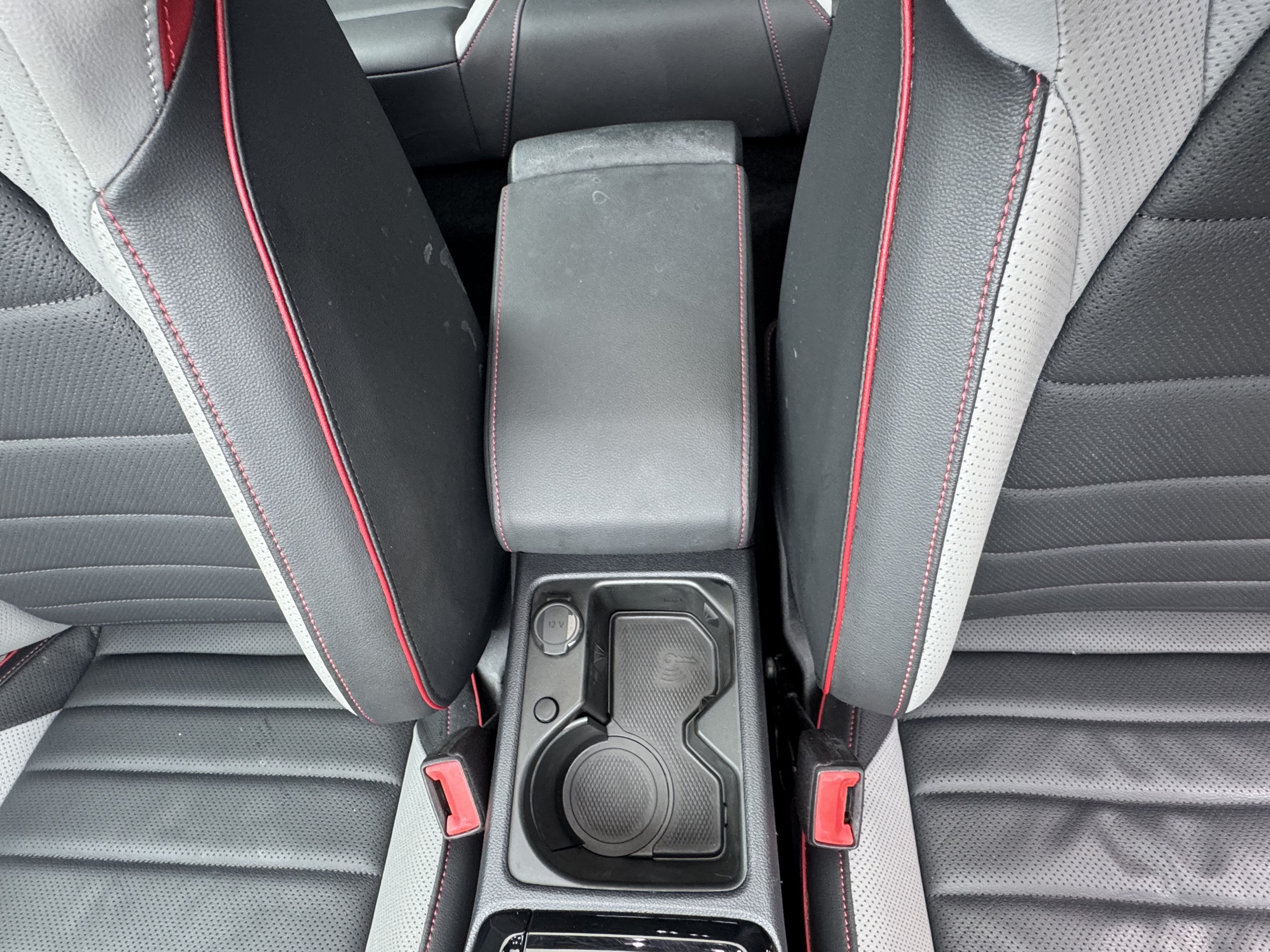 2024 Volkswagen Golf GTI Autobahn
