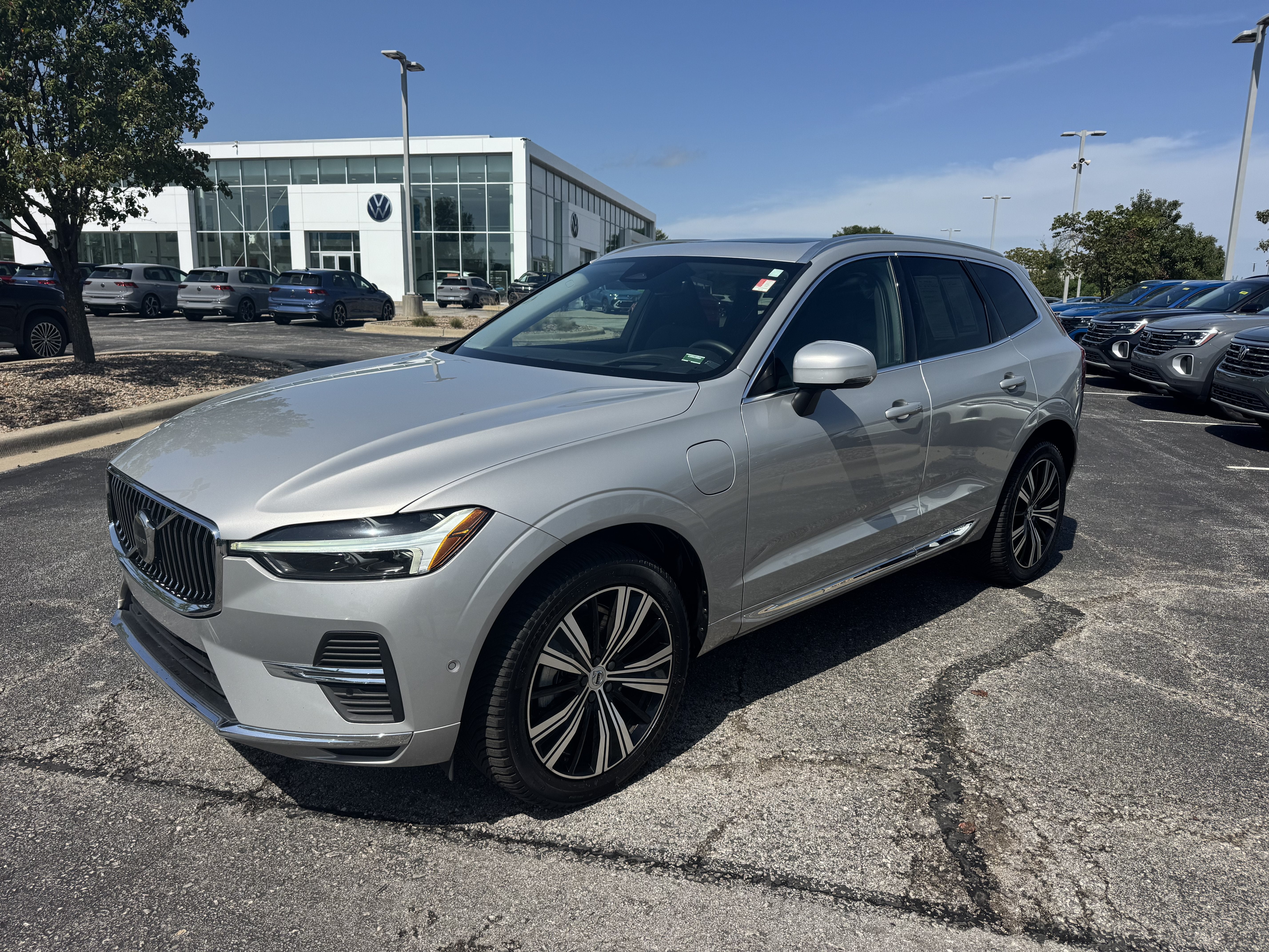 2023 Volvo XC60 Recharge Plug-In Hybrid Ultimate Bright Theme