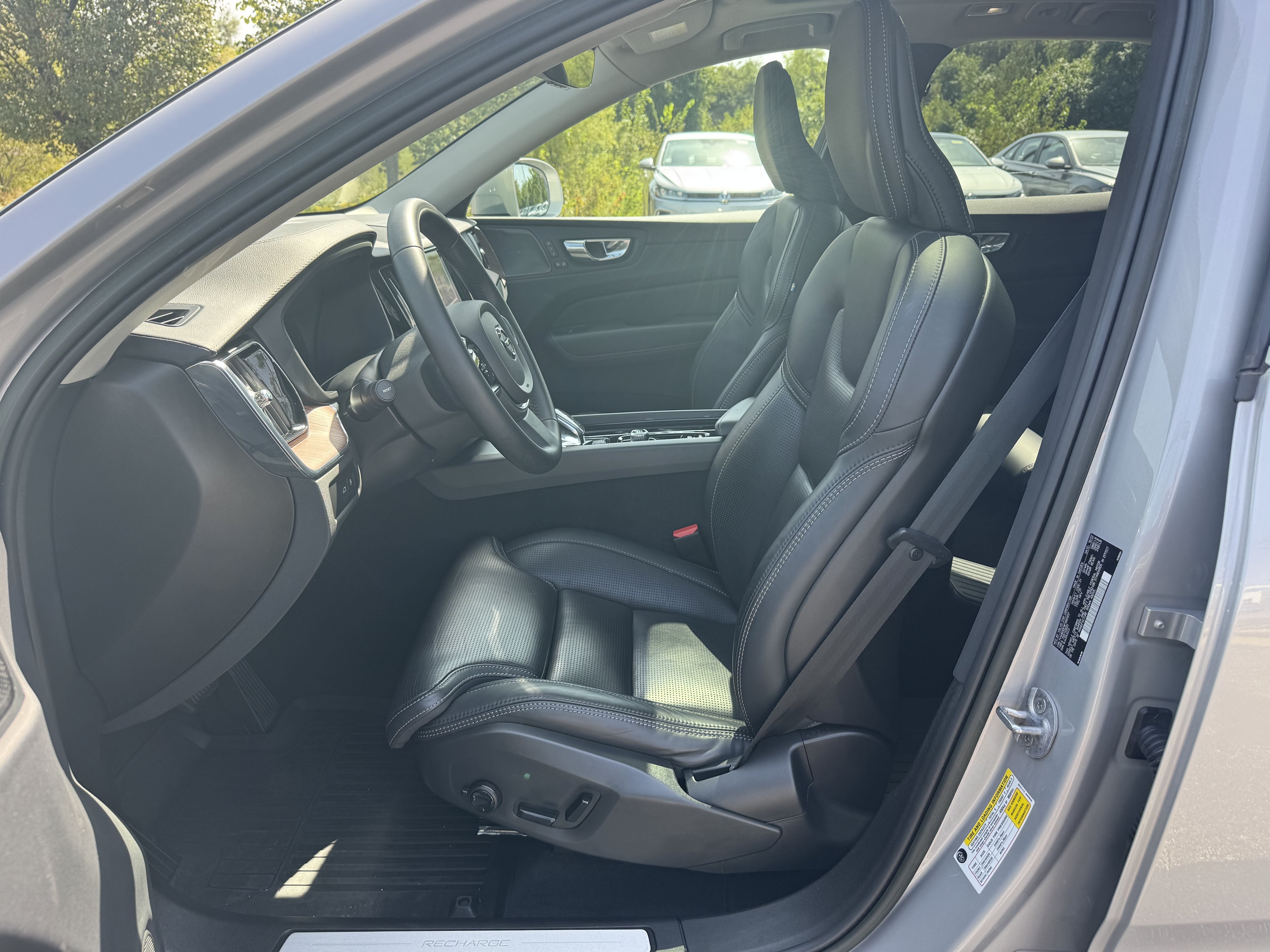 2023 Volvo XC60 Recharge Plug-In Hybrid Ultimate Bright Theme