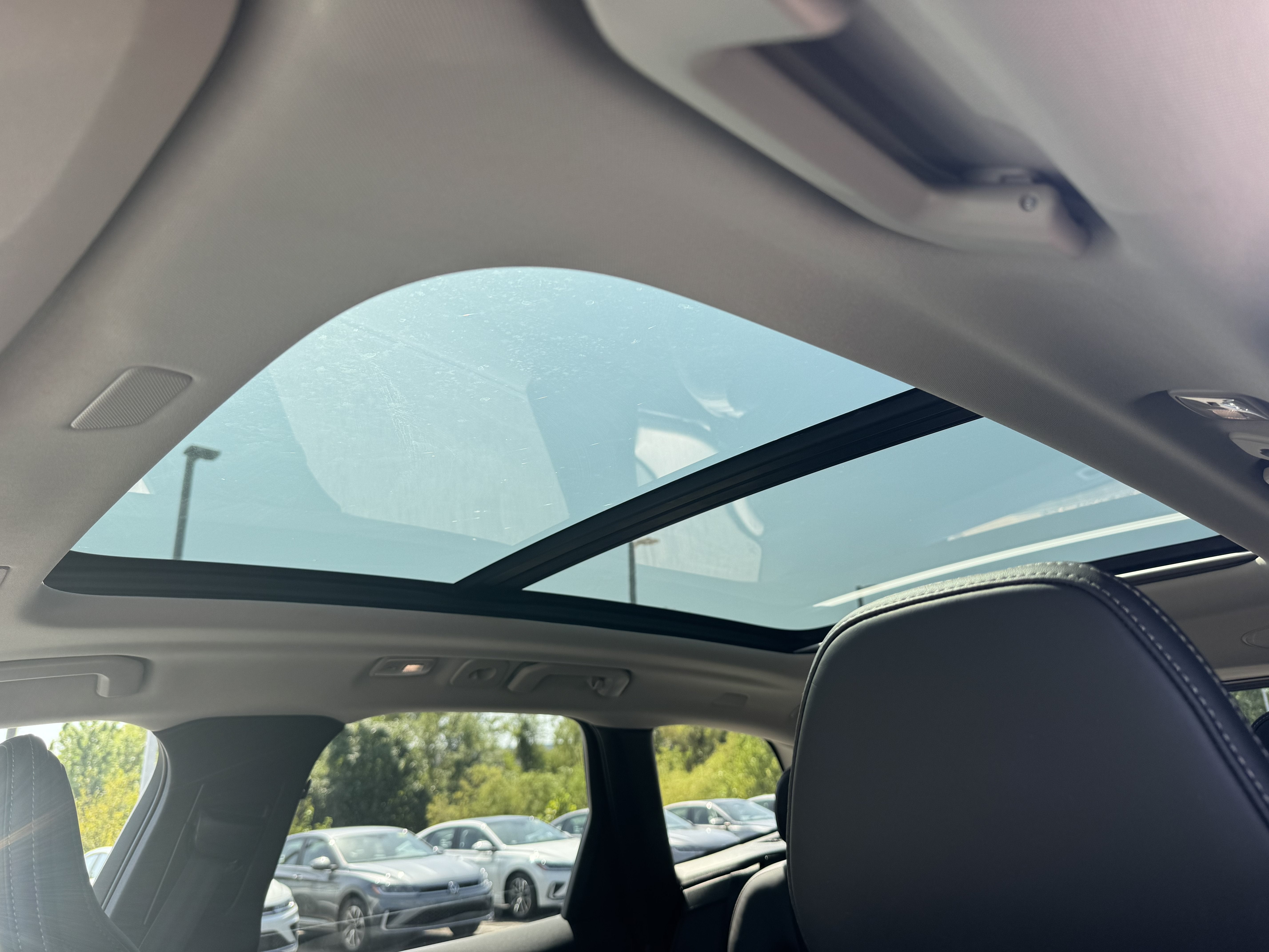 2023 Volvo XC60 Recharge Plug-In Hybrid Ultimate Bright Theme